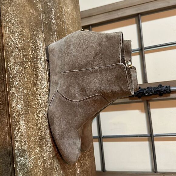 Coach booties, gray color, golden zipper size 8 1/2 - Picture 2 of 13